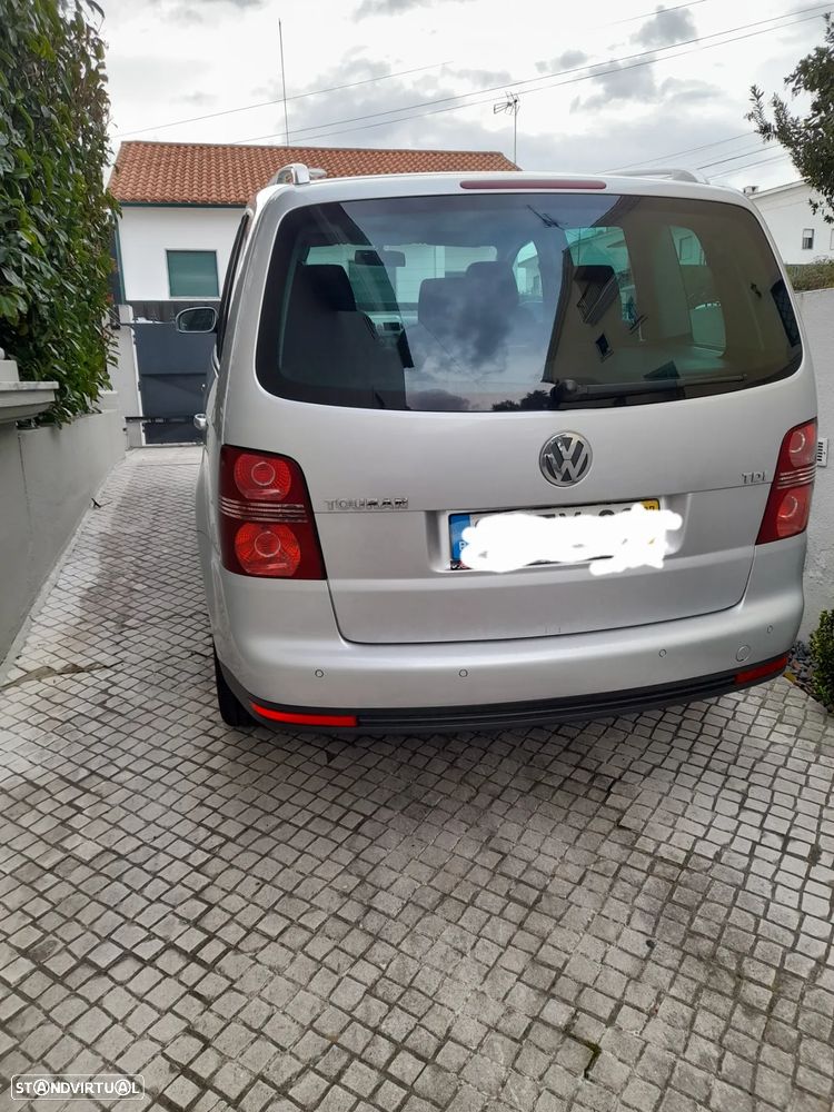 VW Touran 1.9 TDi Highline BlueM. 5L - 4