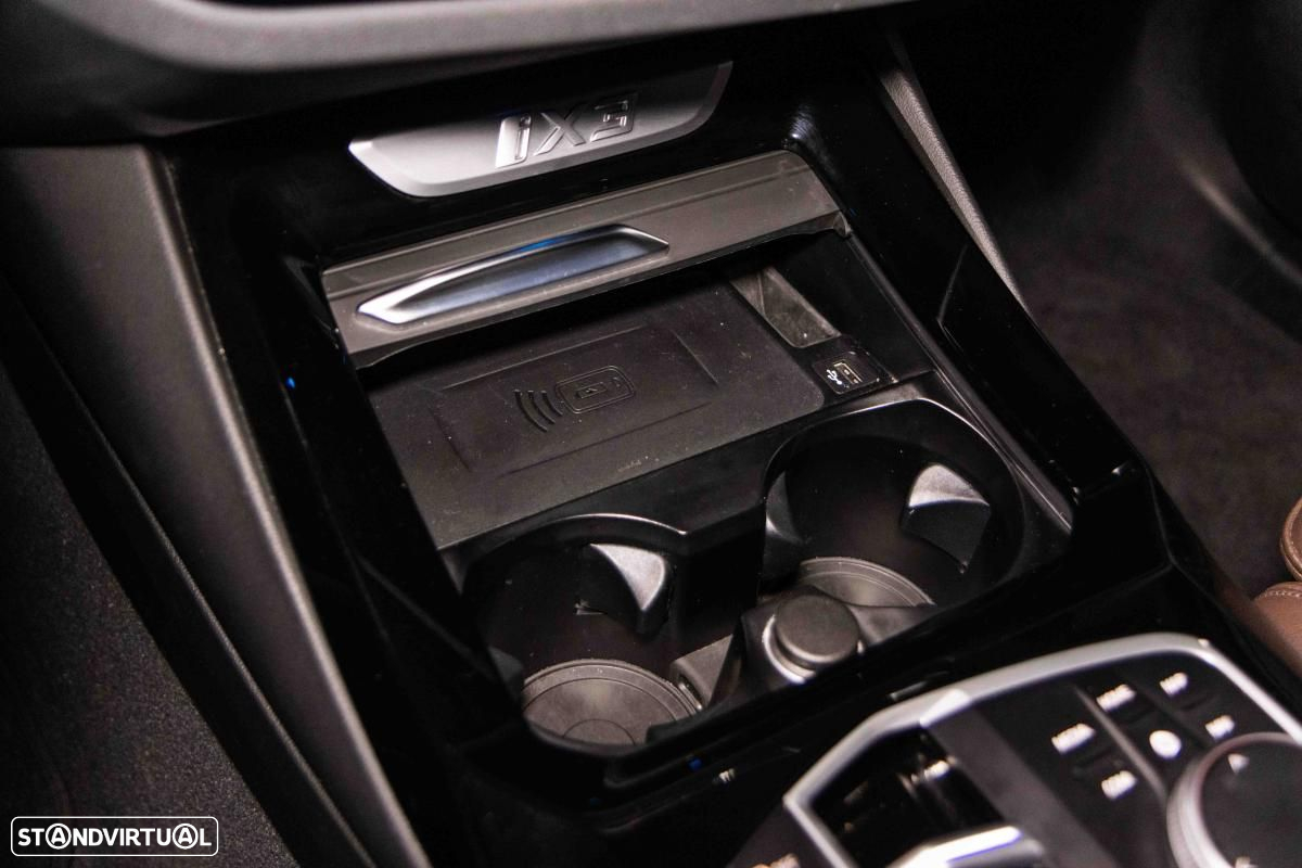 BMW iX3 M Sport Inspiring - 43