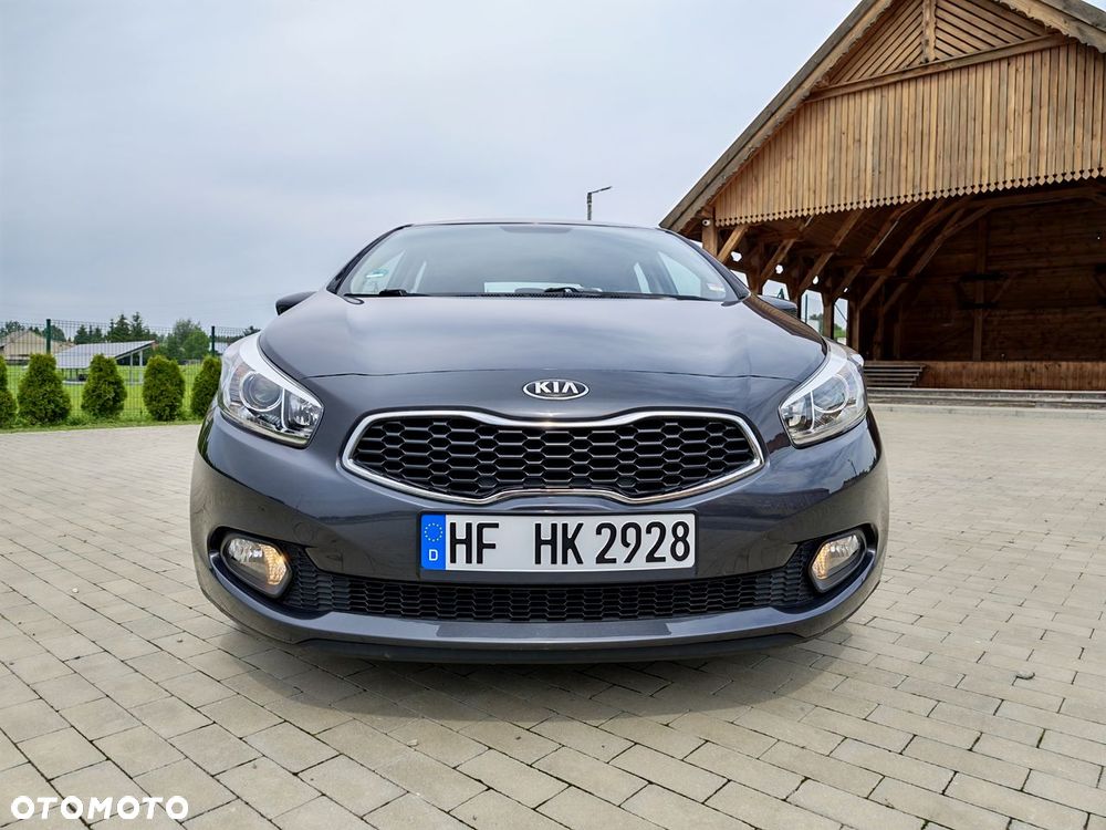 Kia Ceed - 11