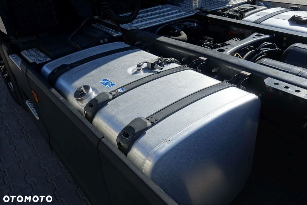 Scania R450 / EURO 6 / STANDARD/ AUTOMAT / RETARDER / LODÓWKA / NAWIGACJA / KLIMATYZACJA POSTOJOWA / 2 ZBIORNIKI - 12