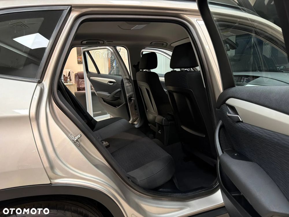 BMW X1 sDrive18i - 27