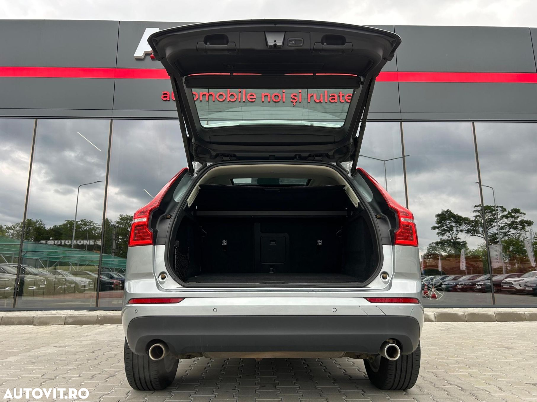 Volvo XC 60 T8 Twin Engine AWD Geartronic Momentum - 7