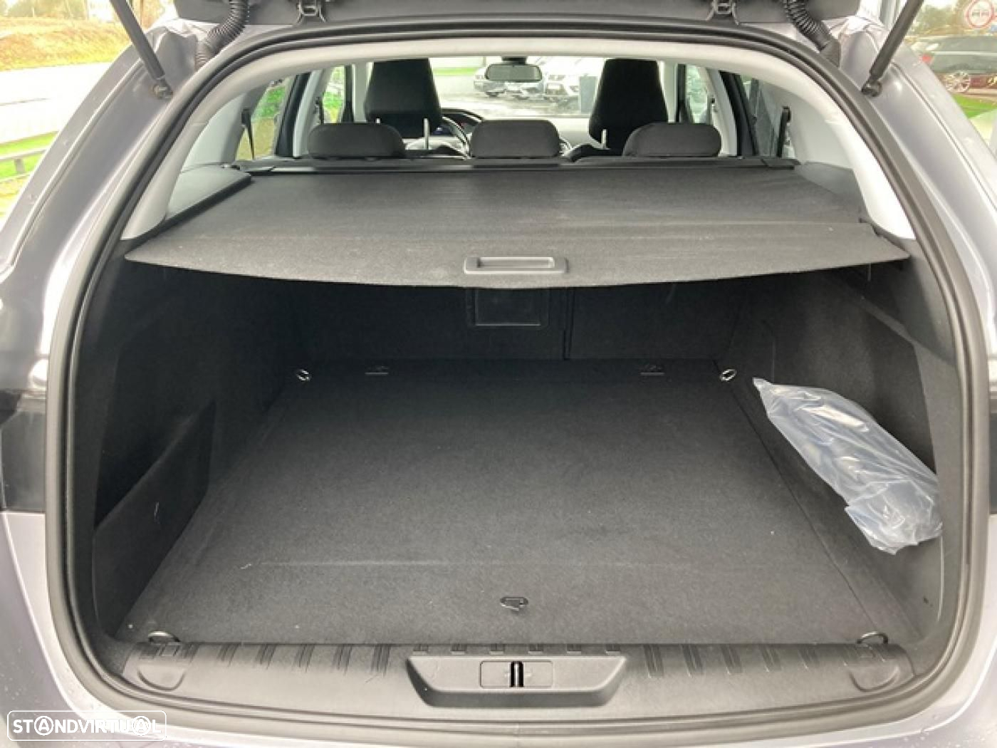 Peugeot 308 SW 1.5 BlueHDi Allure EAT8 - 32