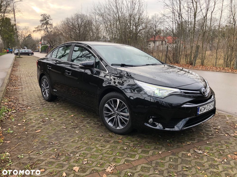 Toyota Avensis 2.0 D-4D Premium - 2