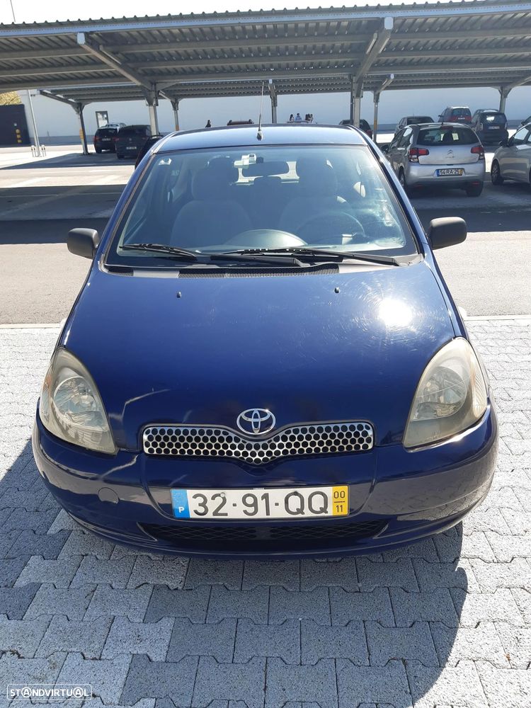 Toyota Yaris 1.0 Base - 1
