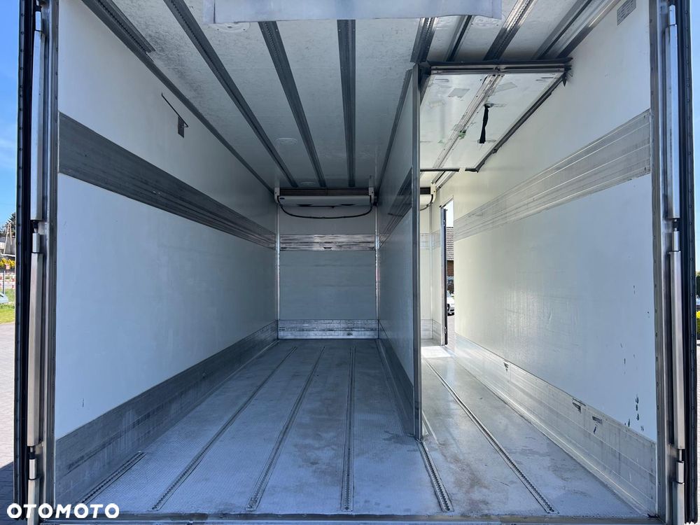 Iveco EUROCARGO 120E25 EURO 6 CHŁODNIA+WINDA+DRZWI+BOCZNE DRZWI 12.250 12-250 1225 - 15