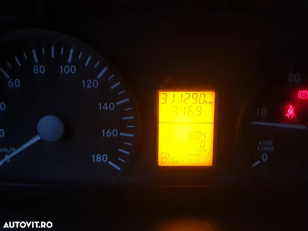 Mercedes-Benz Sprinter - 10