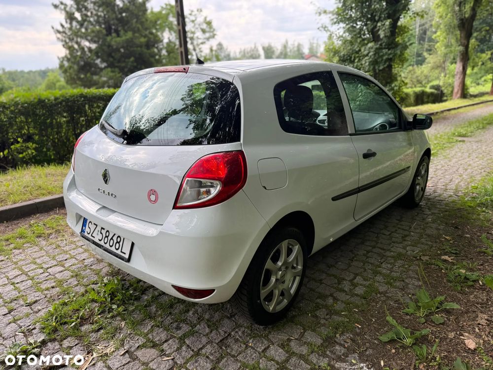Renault Clio 1.2 16V Alize Euro5 - 6