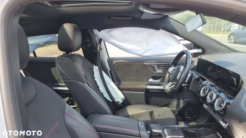 Mercedes-Benz GLA 250 e 8G-DCT AMG Line - 19