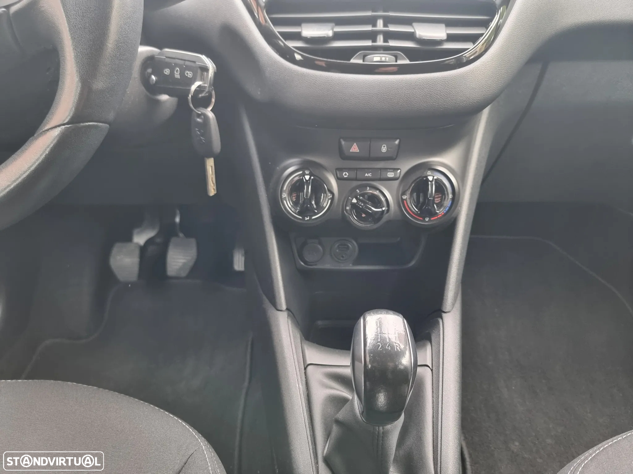Peugeot 208 1.4 HDi SE Style - 22