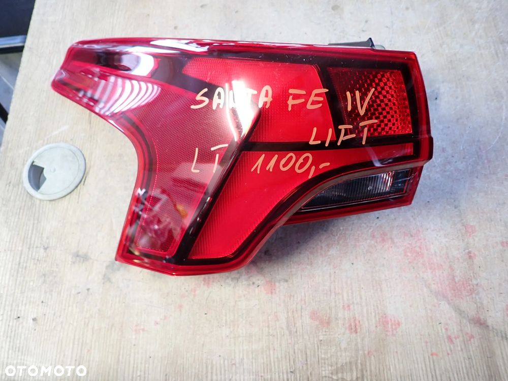HYUNDAI SANTA FE IV LIFT LAMPA LEWY TYŁ W BŁOTNIK 92401-S1 - 2