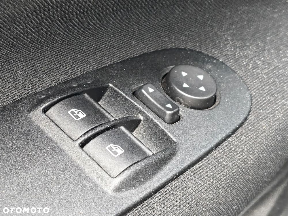 Fiat Punto 1.4 Easy S&S - 23