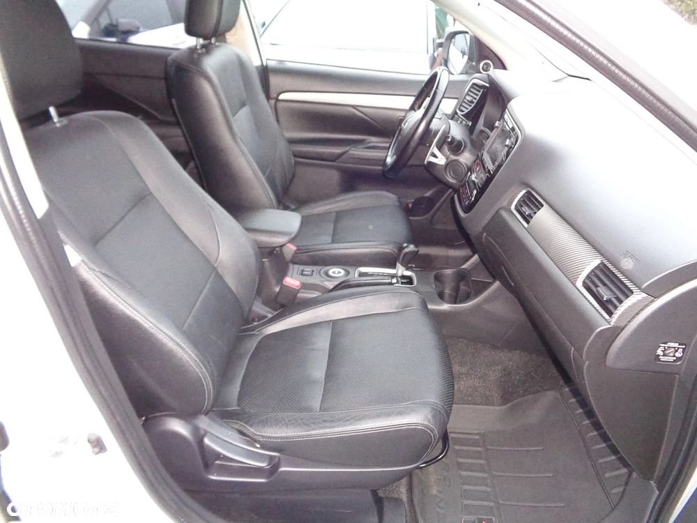 Mitsubishi Outlander 2.0 Intense Comfort 4WD CVT - 18