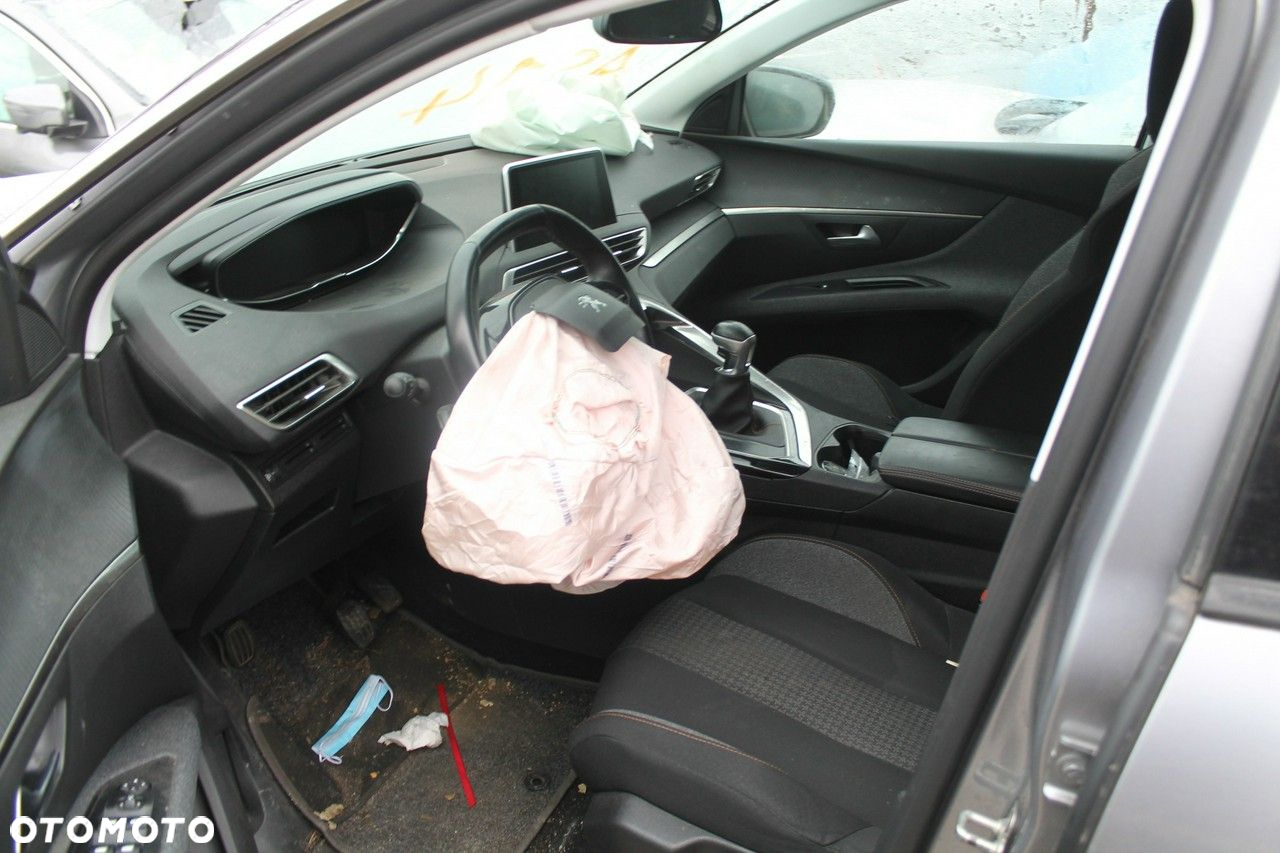 Peugeot 5008 - 5