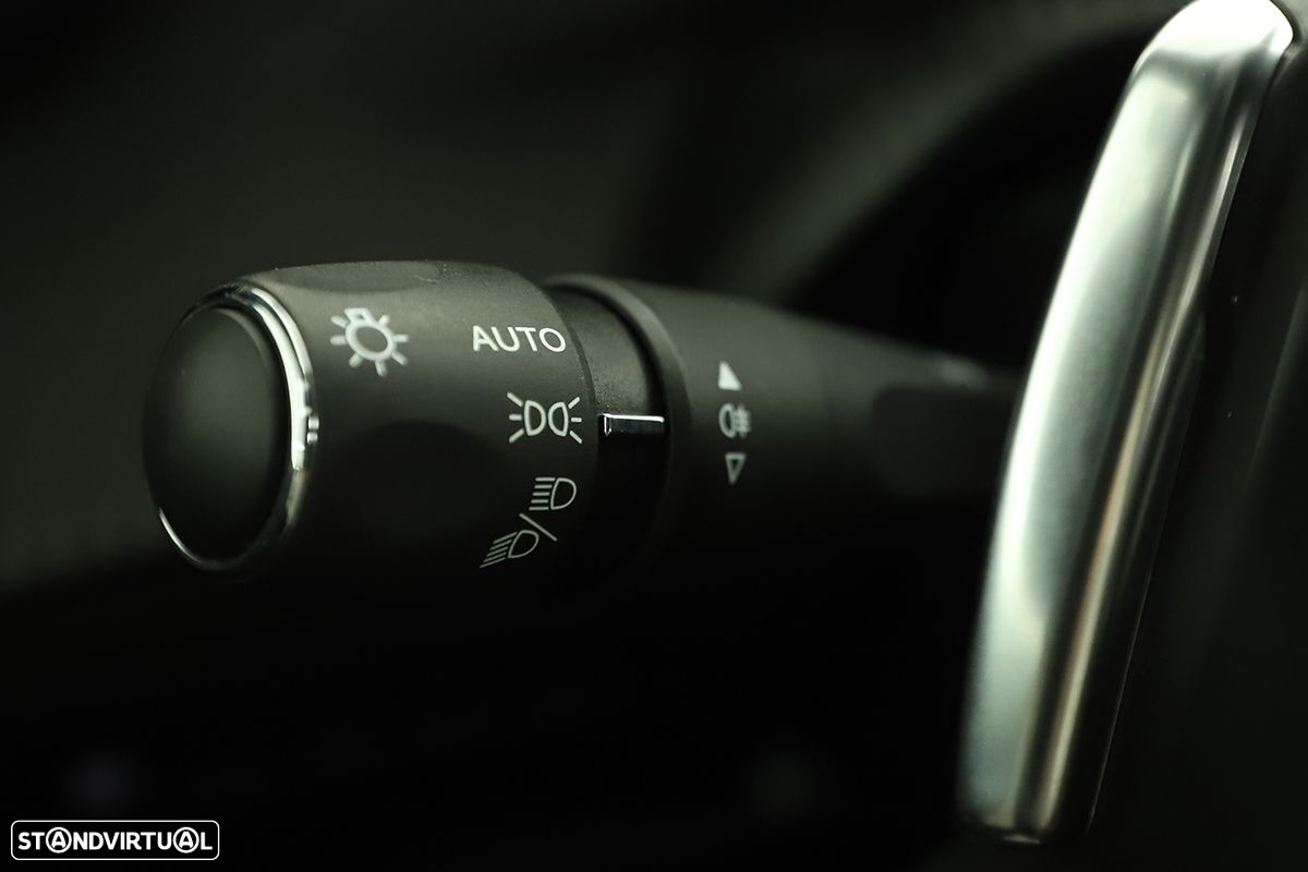 Peugeot 2008 1.2 PureTech GT EAT8 - 17