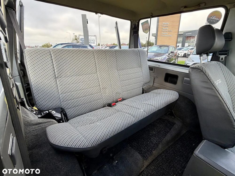 Toyota Land Cruiser - 16