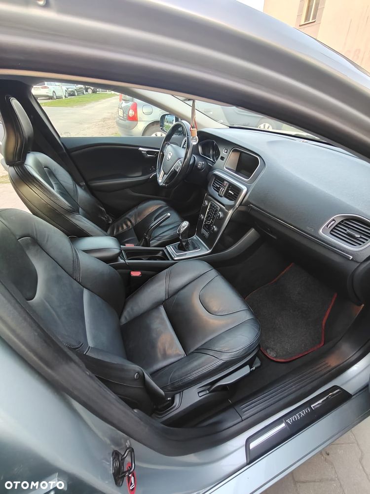 Volvo V40 D2 Momentum - 17