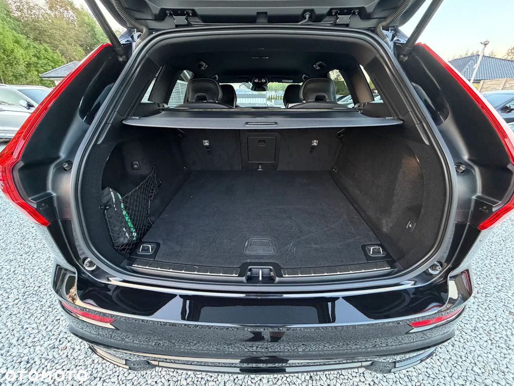 Volvo XC 60 B4 D AWD Ultimate Dark - 33
