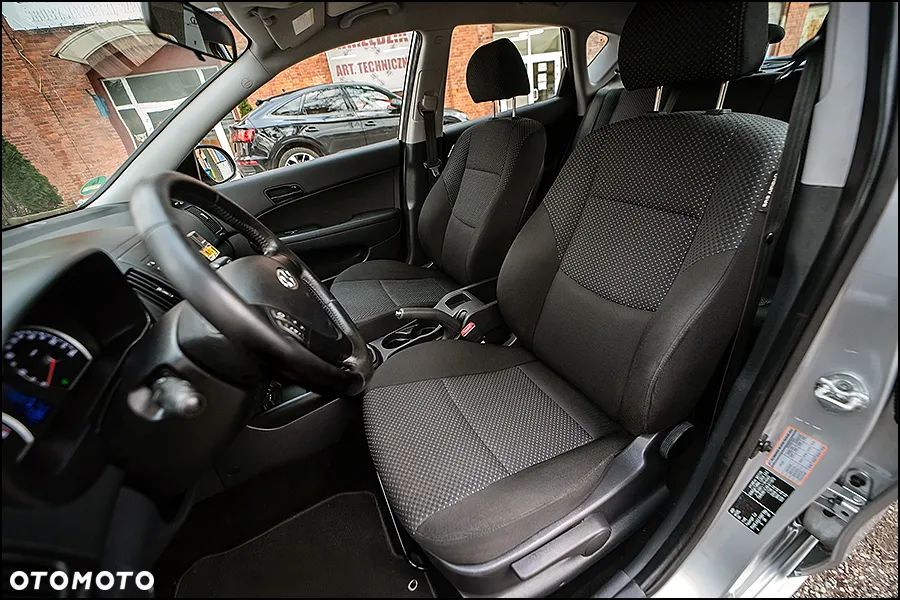 Hyundai i30 1.4 Classic + - 26
