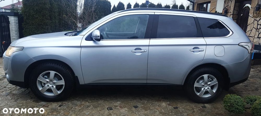 Mitsubishi Outlander 2.0 Intense 4WD CVT - 3