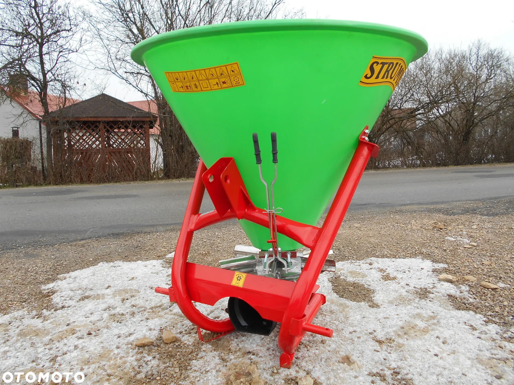 Rozsiewacz nawozów/ siewka / siewnik 200-500l LEJEK strumyk OD RĘKI - 9