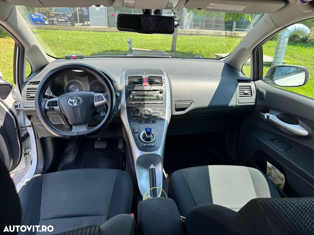 Toyota Auris - 10