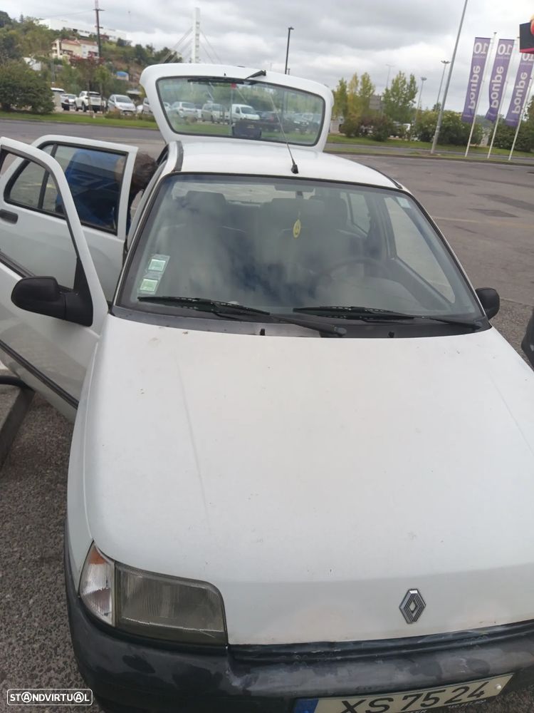 Renault Clio 1.2 RT - 2