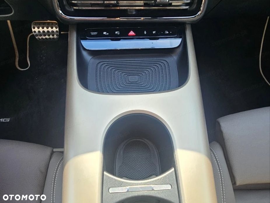 Mercedes-Benz CLA 200 mHEV 4-Matic 8G-DCT - 11