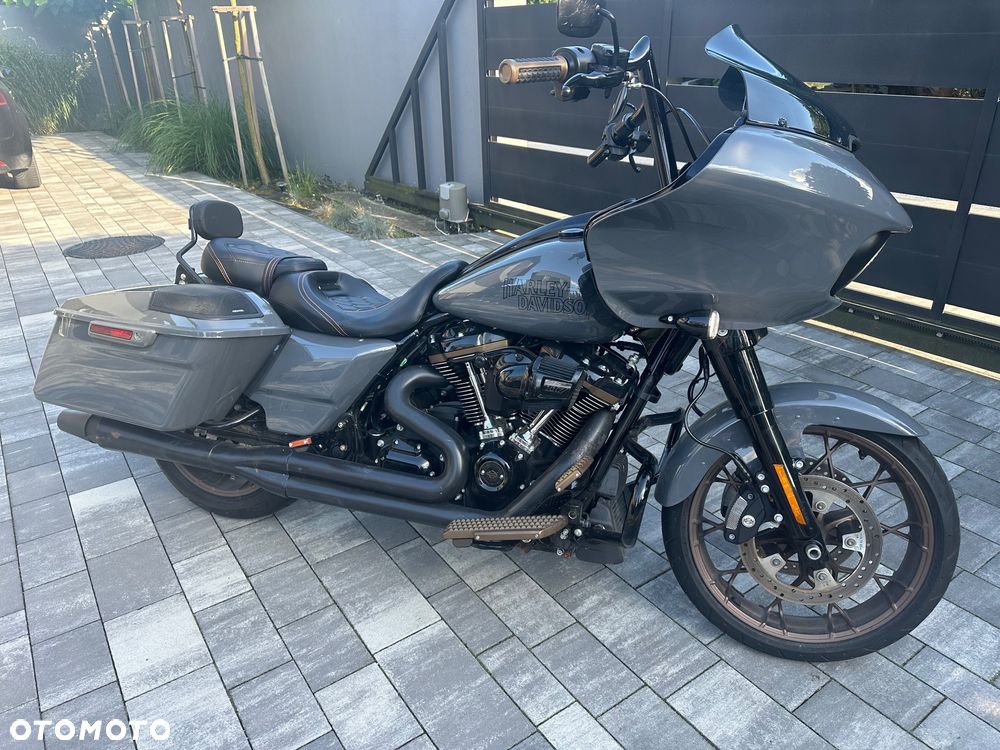 Harley-Davidson Touring Road Glide - 1