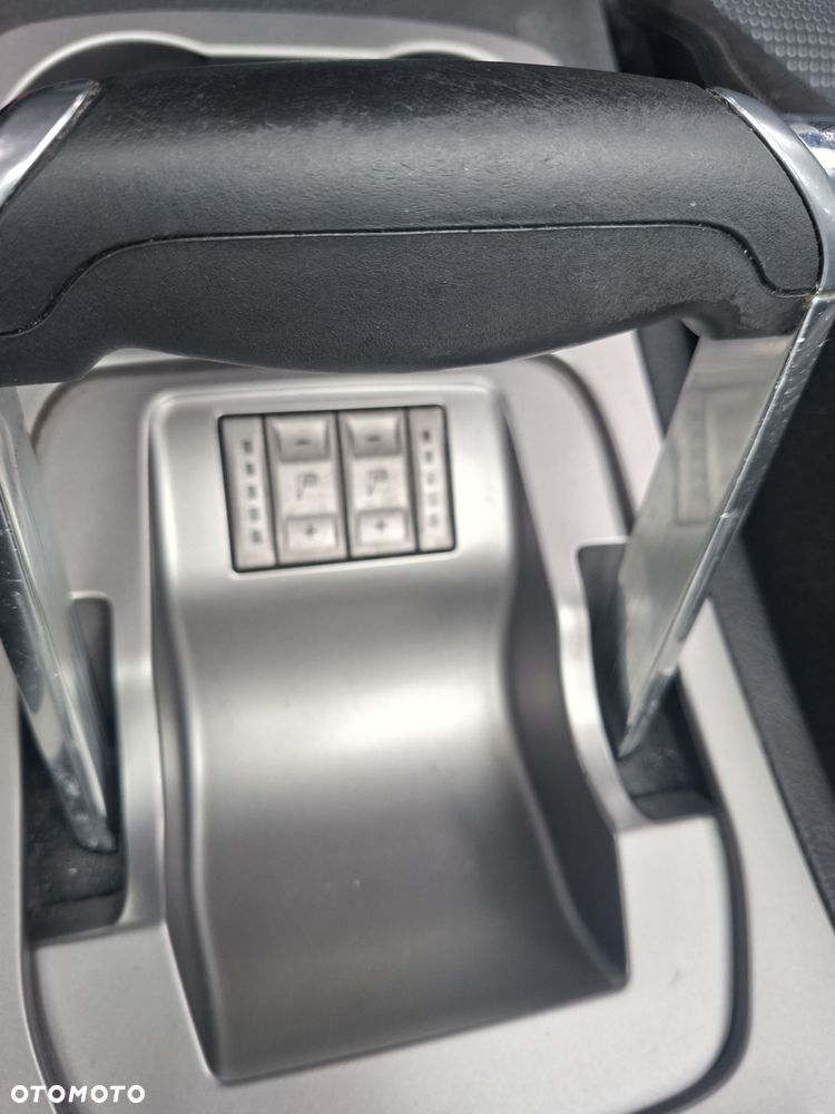Ford S-Max - 16