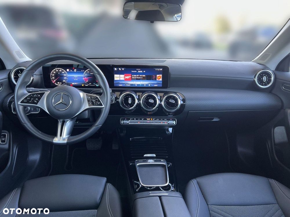 Mercedes-Benz CLA - 12