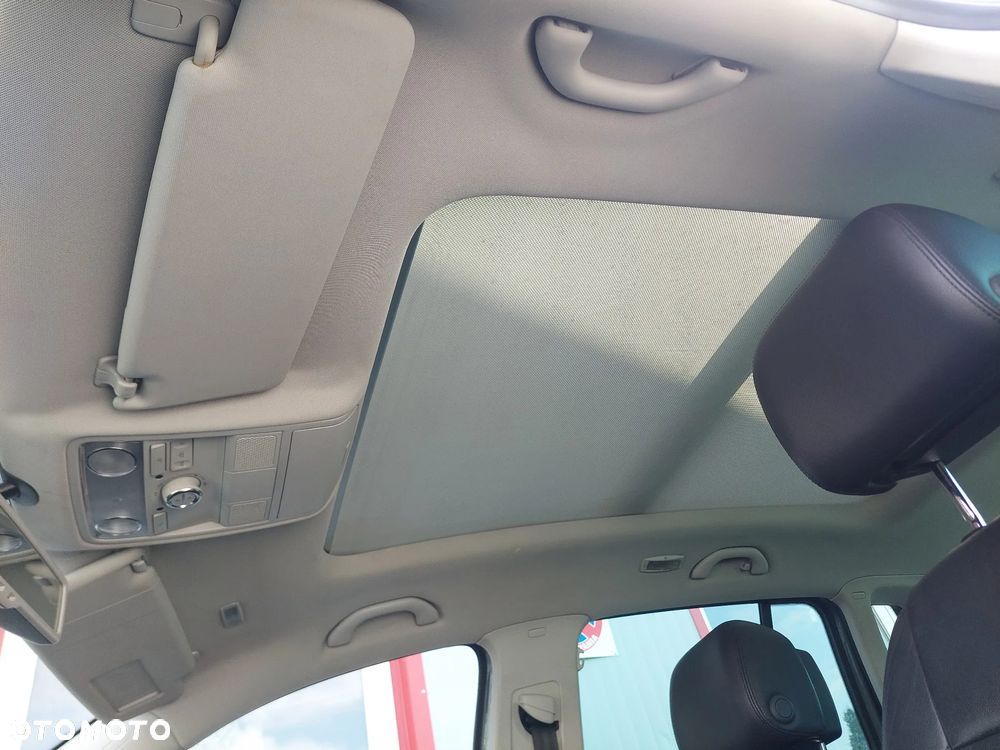 Volkswagen Tiguan - 27