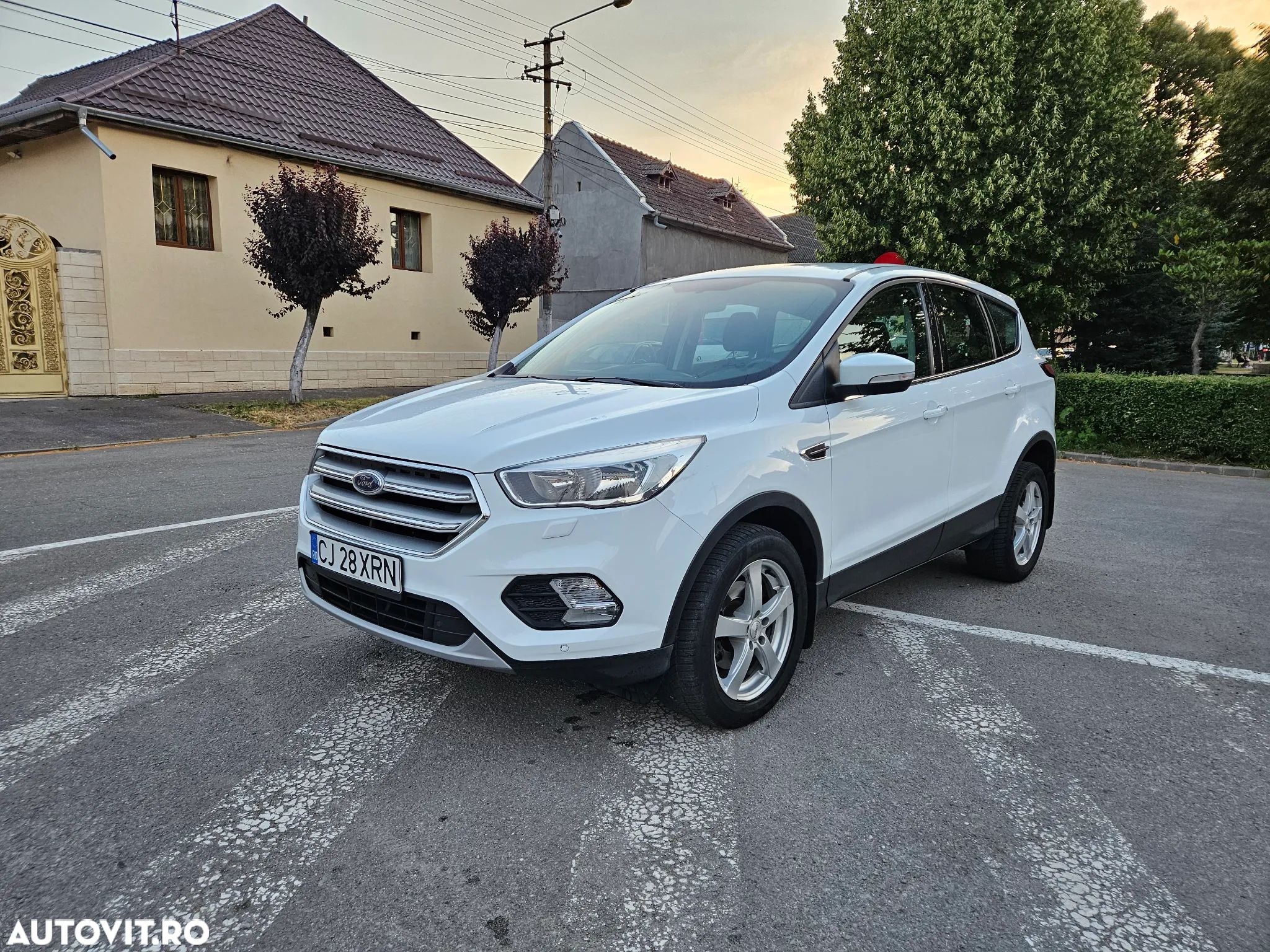 Ford Kuga 1.5 TDCi 2WD Trend - 1