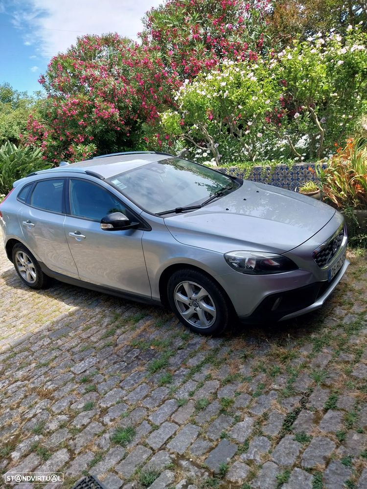 Volvo V40 2.0 D2 Momentum Geartronic - 1