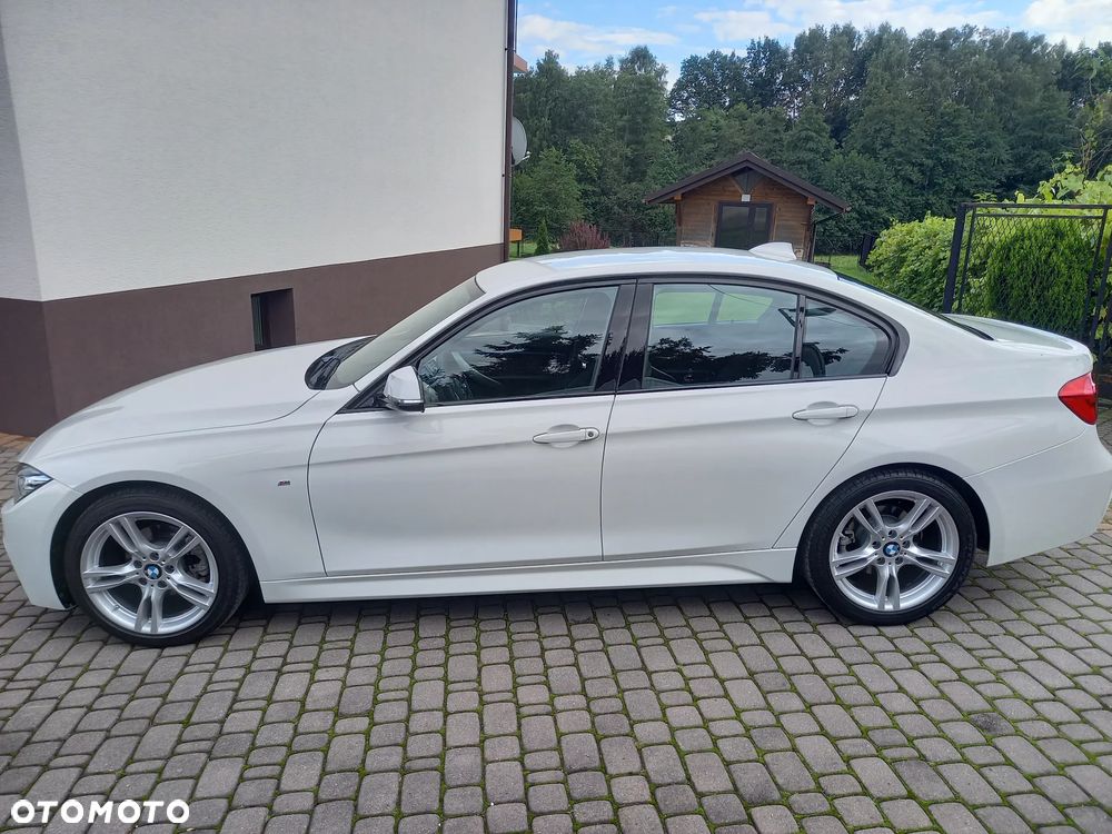 BMW Seria 3 318d M Sport Shadow - 11