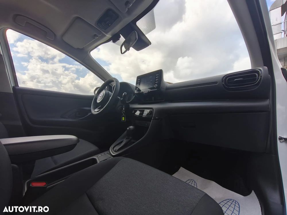 Toyota Yaris 1.5 VVT-i HSD Active - 8