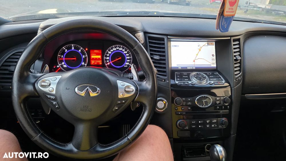 Infiniti FX 30 FX30d 3.0d V6 S Premium AWD - 9
