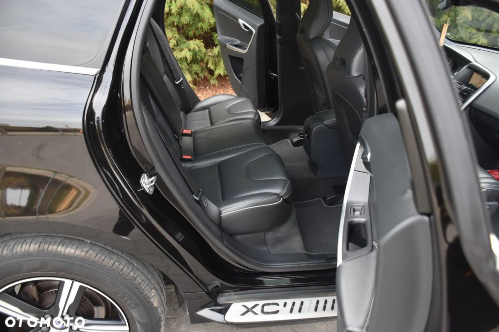 Volvo XC 60 D3 Drive-E R-Design Momentum - 13