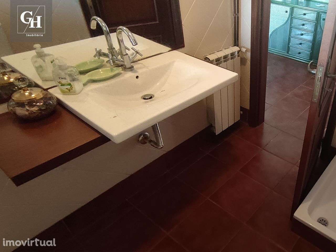 Moradia T3+1 com terreno de +/- 3000m² - Grande imagem: 4/48