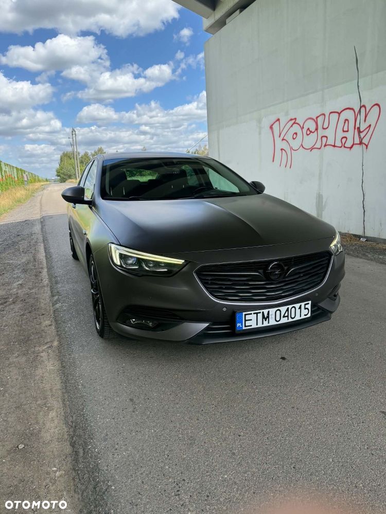 Opel Insignia - 1