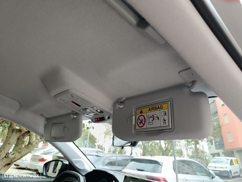 Peugeot e-208 Active Pack - 23