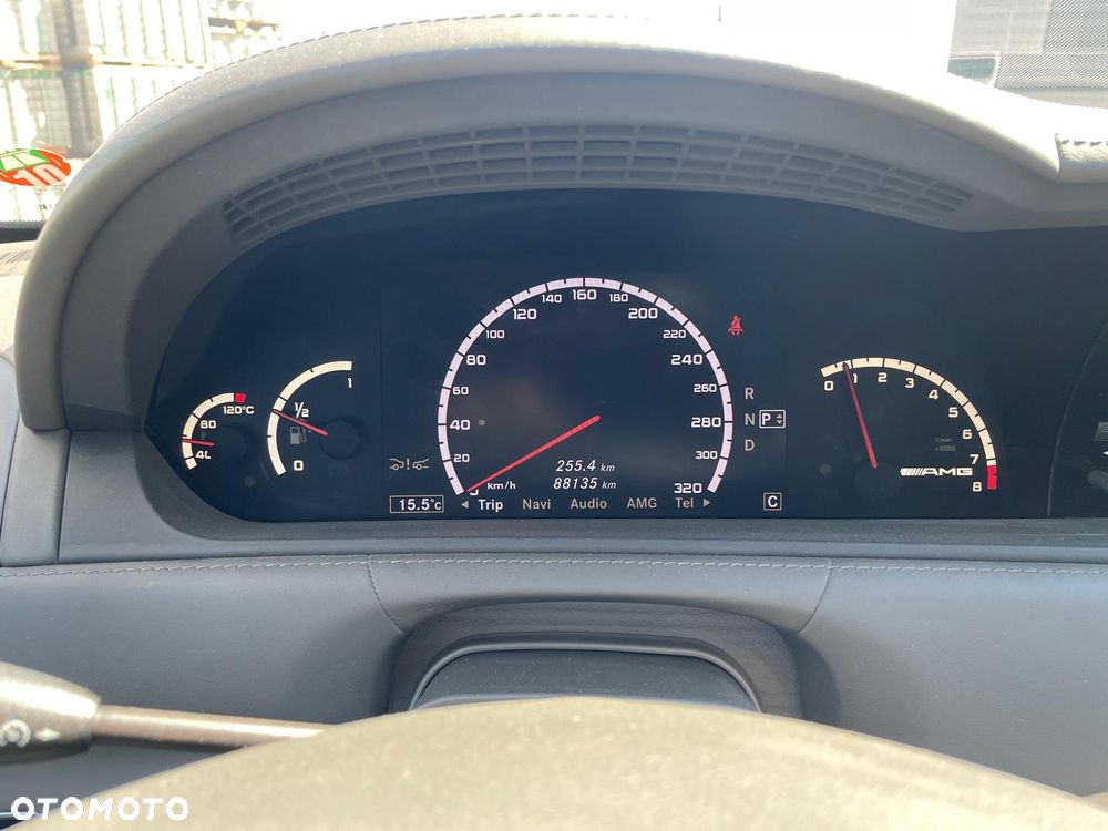 Mercedes-Benz CL 63 AMG - 12