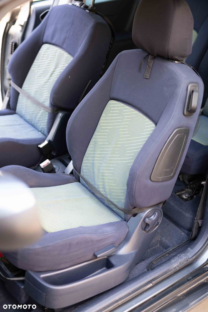 Peugeot 1007 1.4 Happy - 11