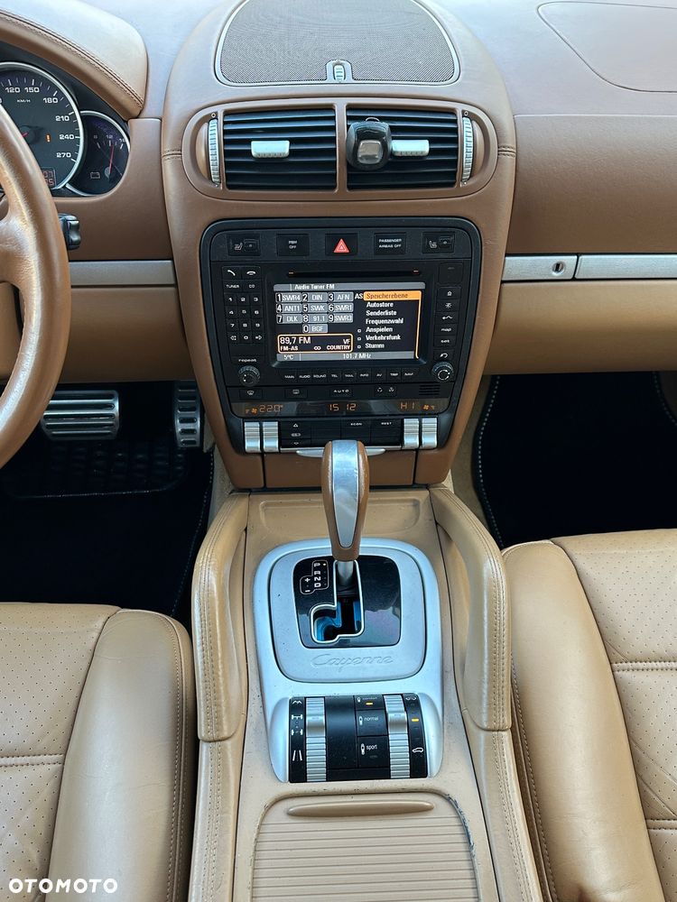 Porsche Cayenne - 17