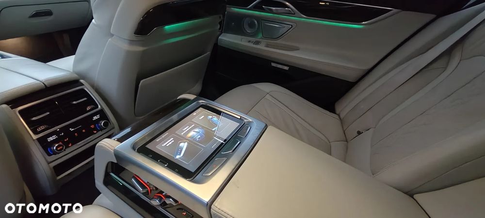 BMW Seria 7 730d xDrive - 5