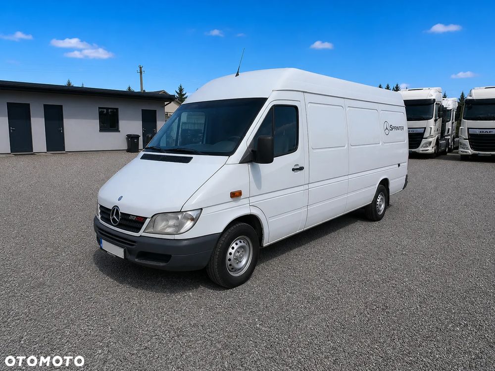 Mercedes-Benz Sprinter - 1