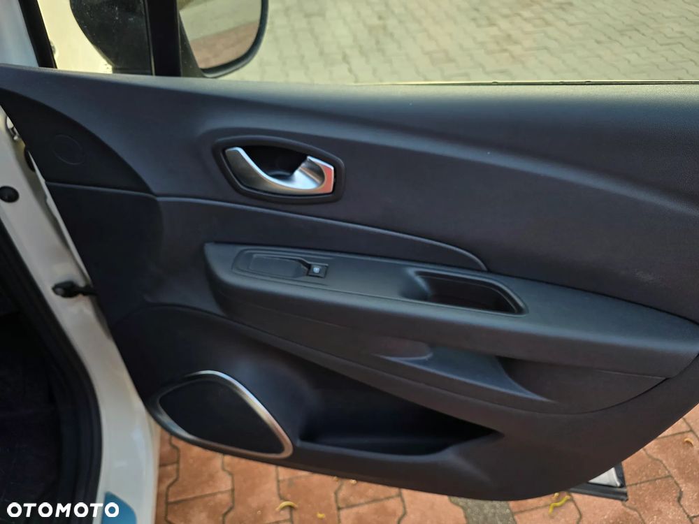 Renault Captur 1.3 TCe Intens - 23