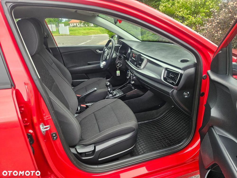 Kia Rio 1.2 Dream Team Edition - 28