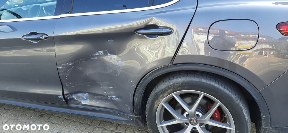 Alfa Romeo Stelvio - 18