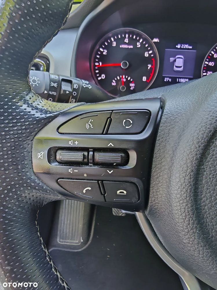Kia Stonic - 29